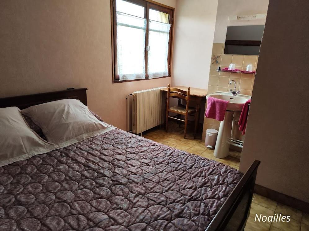 Bed and Breakfast A L'Etape De La Ferme Noailles  Zewnętrze zdjęcie